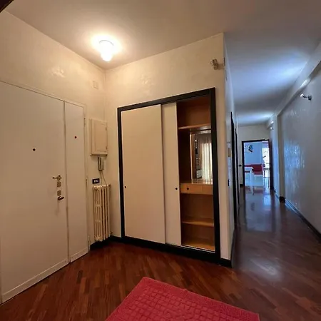 Garibaldi Plaza - Scardicchio Maisons * バーリ